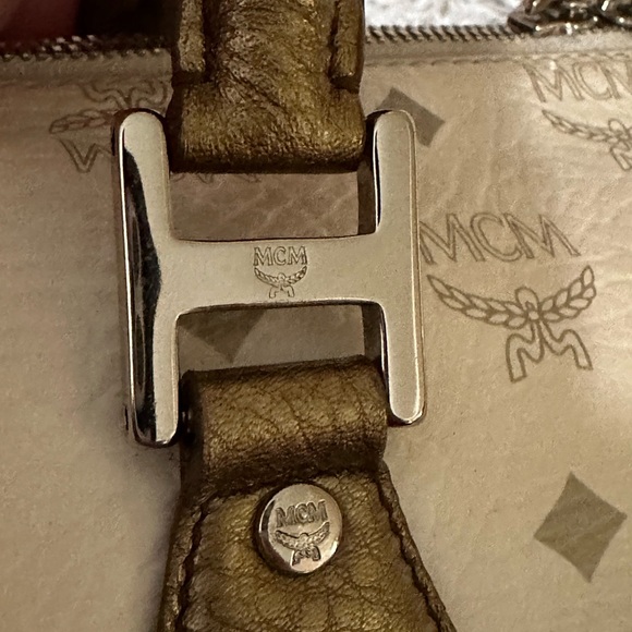 AUTHENTIC βΌοΈπ― MCM PRINCESS LION BOSTON BAG - Picture 9 of 16